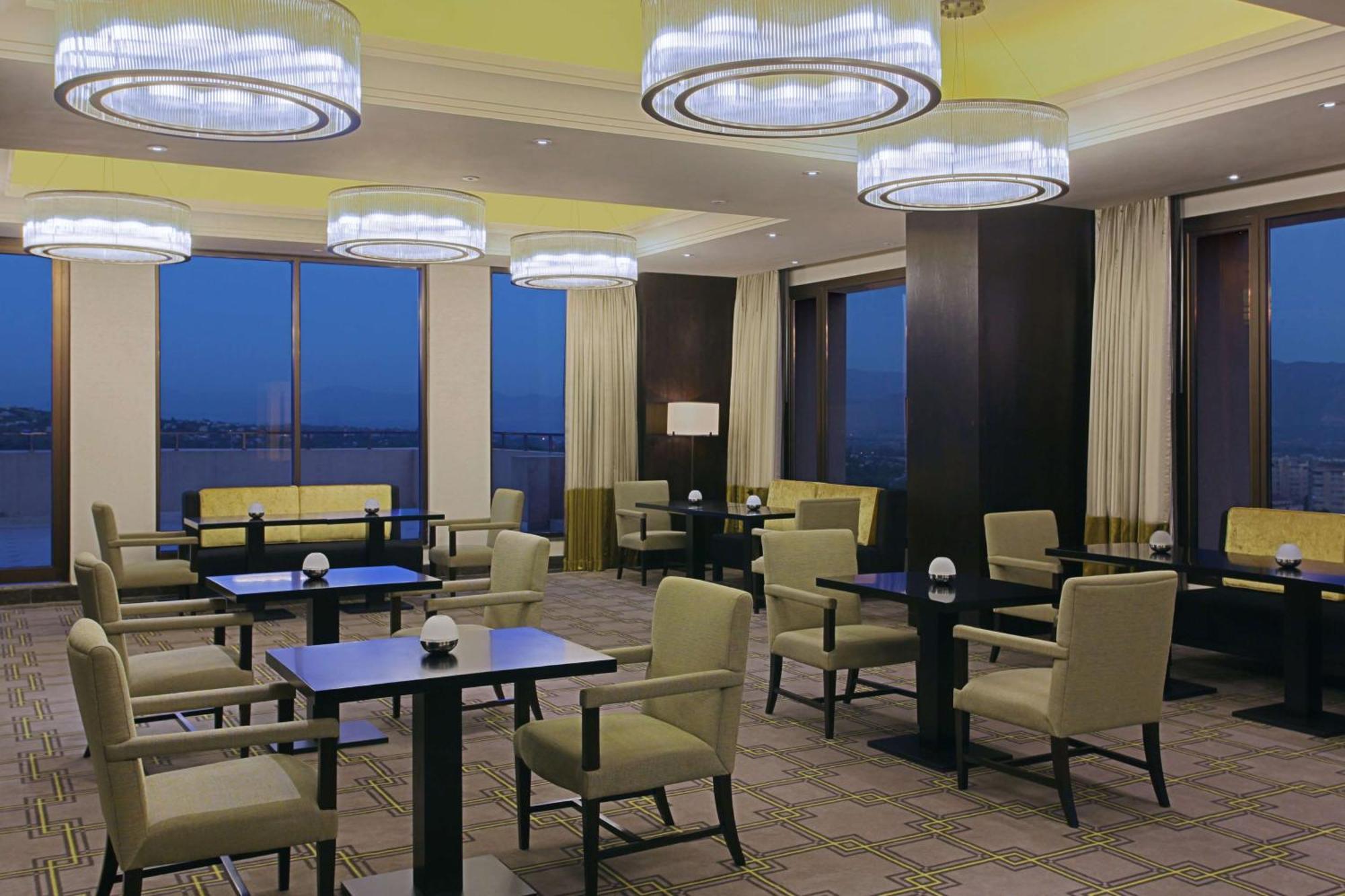 Hilton Dusanbe Kültér fotó