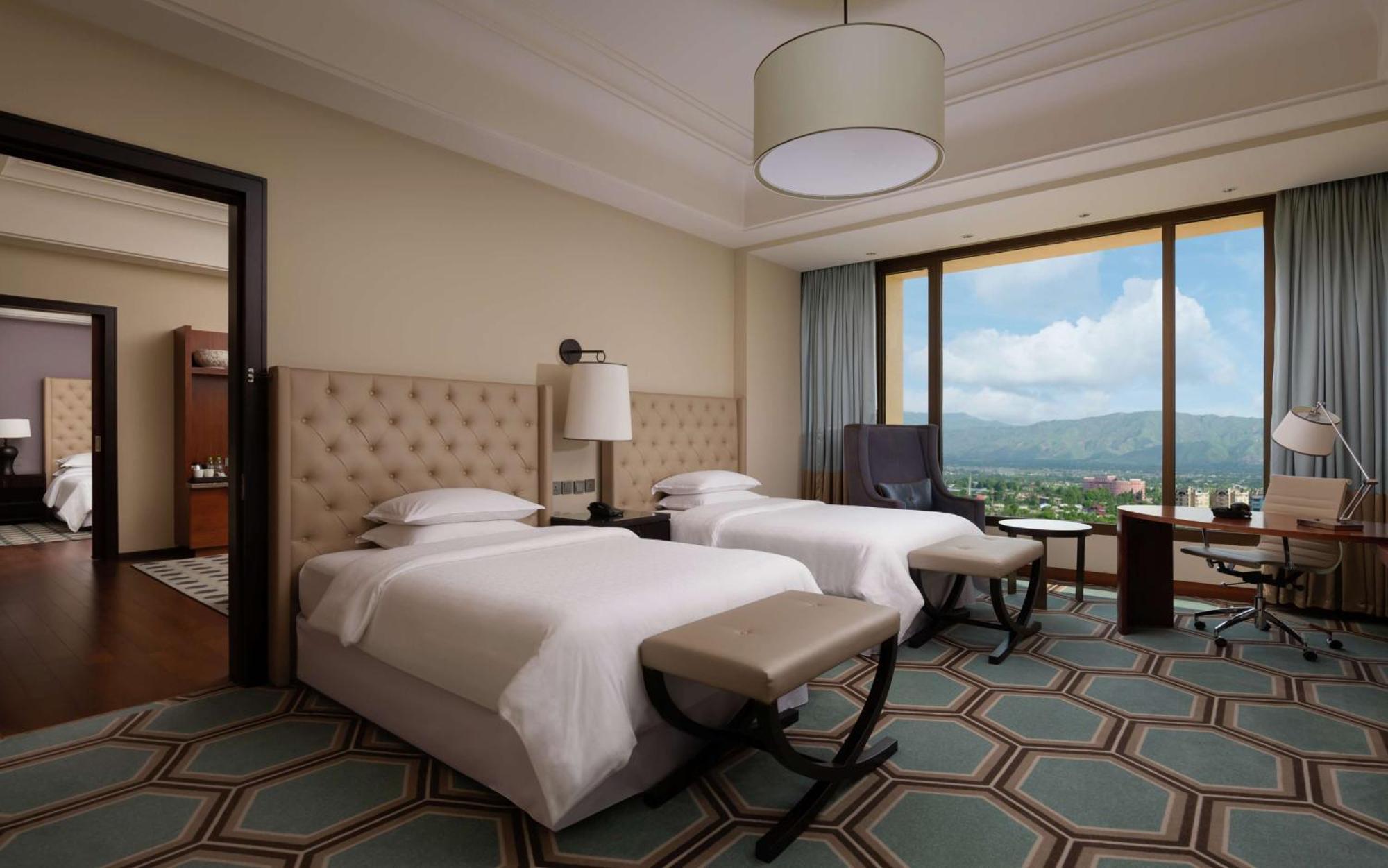 Hilton Dusanbe Kültér fotó