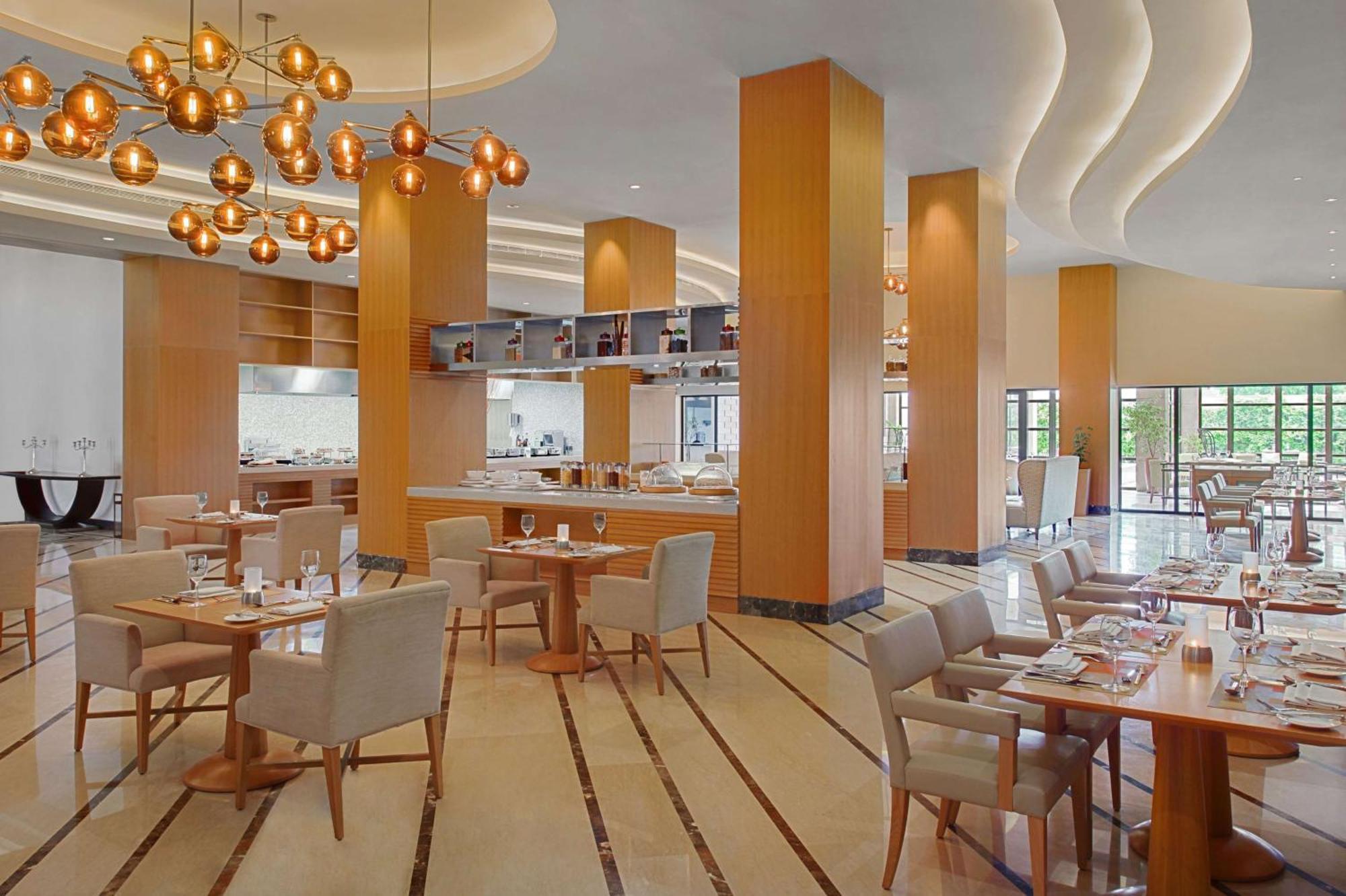 Hilton Dusanbe Kültér fotó