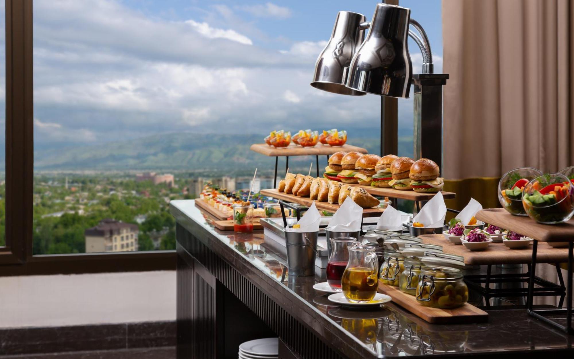 Hilton Dusanbe Kültér fotó